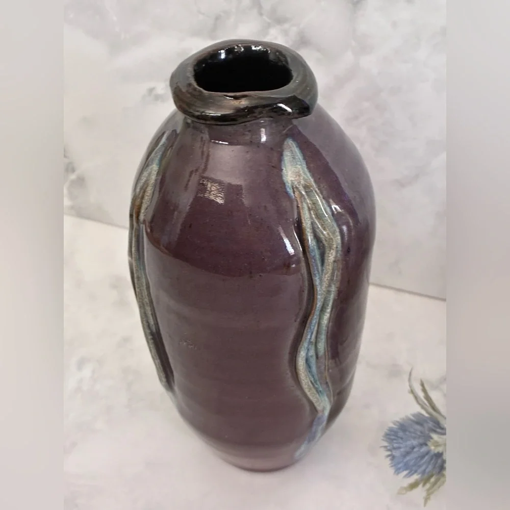 CK JORDAN Studio Pottery Hand Crafted Vase with Stunning Glaze. Signed by Artist